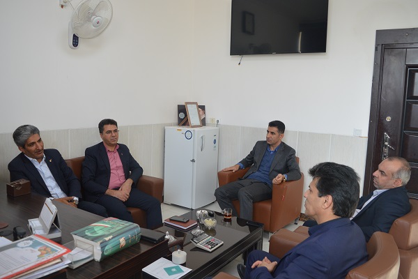 دیدار مدیر حوزه شعب بانک رفاه استان با شهردار و رئیس شورای اسلامی شهر اشکذر