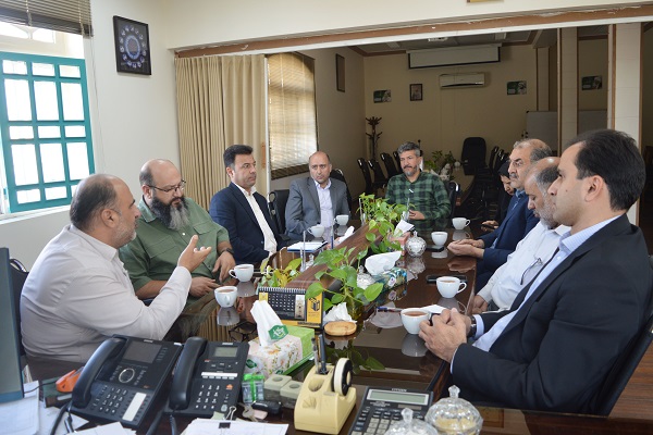 دیدار شهردار و رئیس شورای اسلامی شهر اشکذر با مدیرعامل سازمان همیاری شهرداری های استان