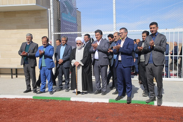 افتتاح چمن مصنوعی پارک بزرگ شهر اشکذر