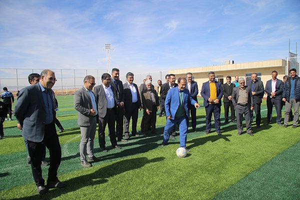 افتتاح چمن مصنوعی پارک بزرگ شهر اشکذر