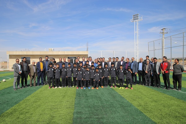 افتتاح چمن مصنوعی پارک بزرگ شهر اشکذر