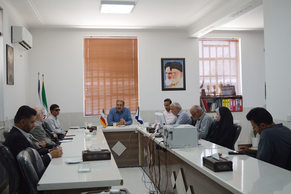 نشست بررسی مسائل و مشکلات پروژه آمفی تئاتر شادروان کلانتریان پارک بزرگ شهر اشکذر