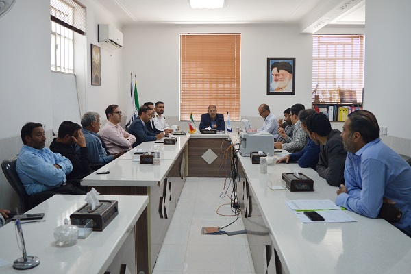 نشست مشترک گروه نظارت و ارزیابی عملکرد استانداری یزد با سرپرست شهرداری اشکذر