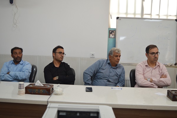 نشست مشترک گروه نظارت و ارزیابی عملکرد استانداری یزد با سرپرست شهرداری اشکذر