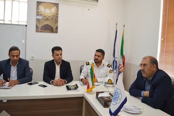 نشست مشترک گروه نظارت و ارزیابی عملکرد استانداری یزد با سرپرست شهرداری اشکذر