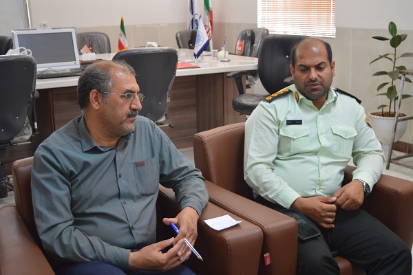 دیدار رئیس کلانتری 11 خیابان امام خمینی (ره) با سرپرست شهرداری اشکذر