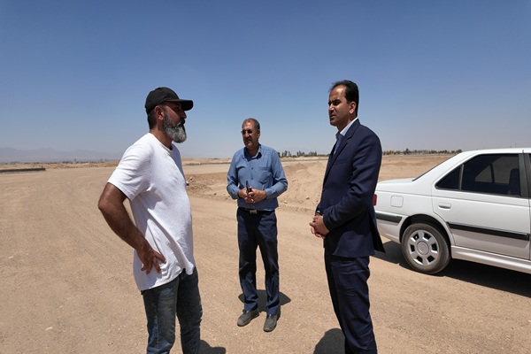 بازدید شهردار اشکذر از پروژه جدول گذاری نهضت ملی مسکن