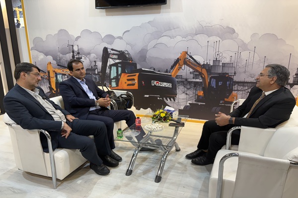 بازدید از چهاردهمین نمایشگاه تخصصی مبلمان و خدمات شهری