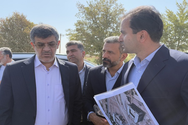 بازدید استاندار یزد از سالن همایشات شادروان کلانتریان پارک بزرگ شهر