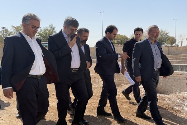 بازدید استاندار یزد از سالن همایشات شادروان کلانتریان پارک بزرگ شهر