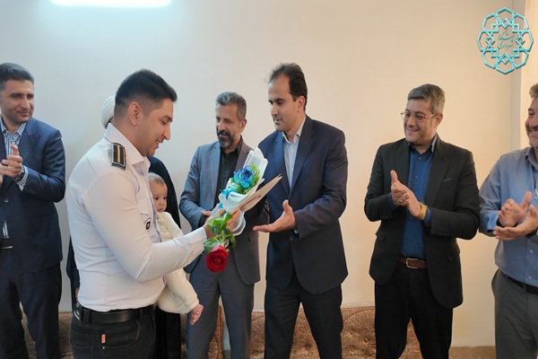 تقدیر پدر و فرزندی به مناسبت روز آتش نشان