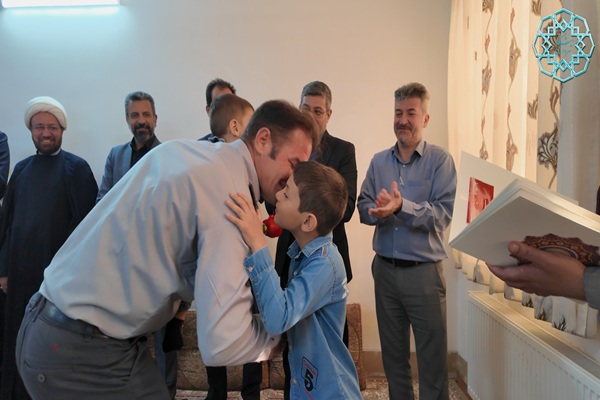 تقدیر پدر و فرزندی به مناسبت روز آتش نشان