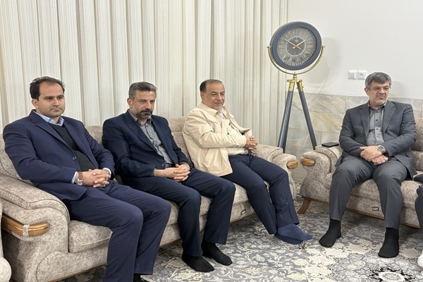 دیدار استاندار یزد با مسئول موکب سیدالشهدا(ع) حسینیه سفید اشکذر